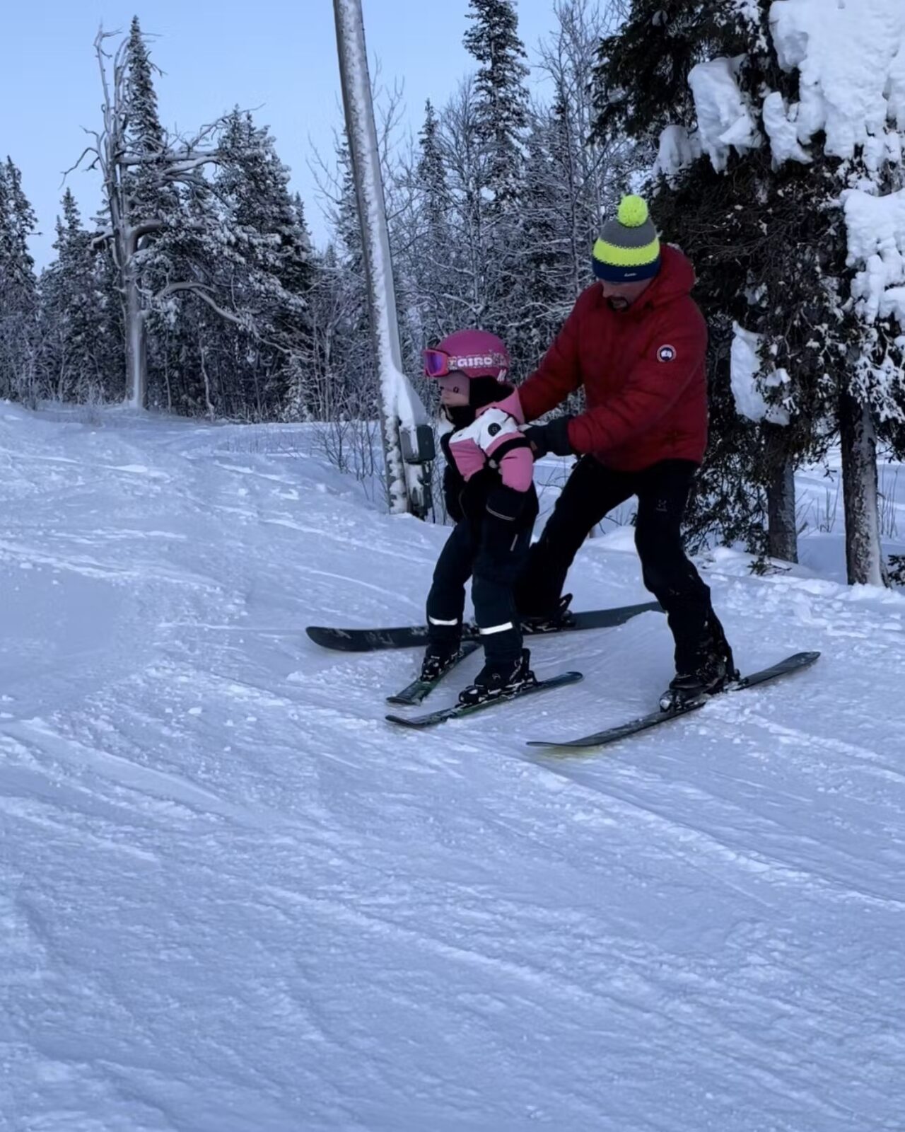 Som mest kunde Erik Jakobsson sova ett par timmar i stöten innan smärtan blev för stor. Räddningen blev Umeåläkarna Lars Walén och Robert Rapcan